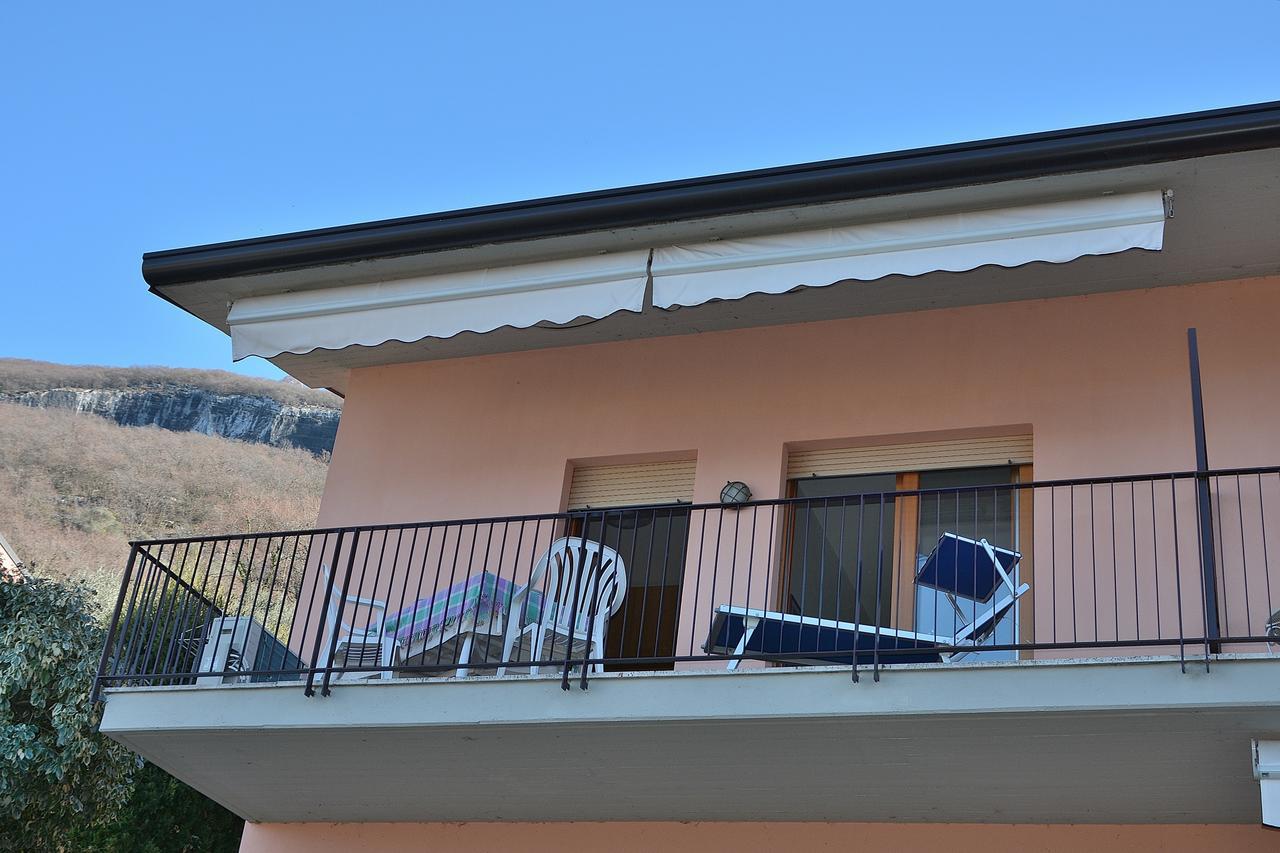 Residenza Candor With Pool Малчезине Екстериор снимка