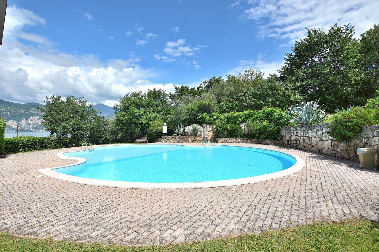 Residenza Candor With Pool Малчезине Екстериор снимка