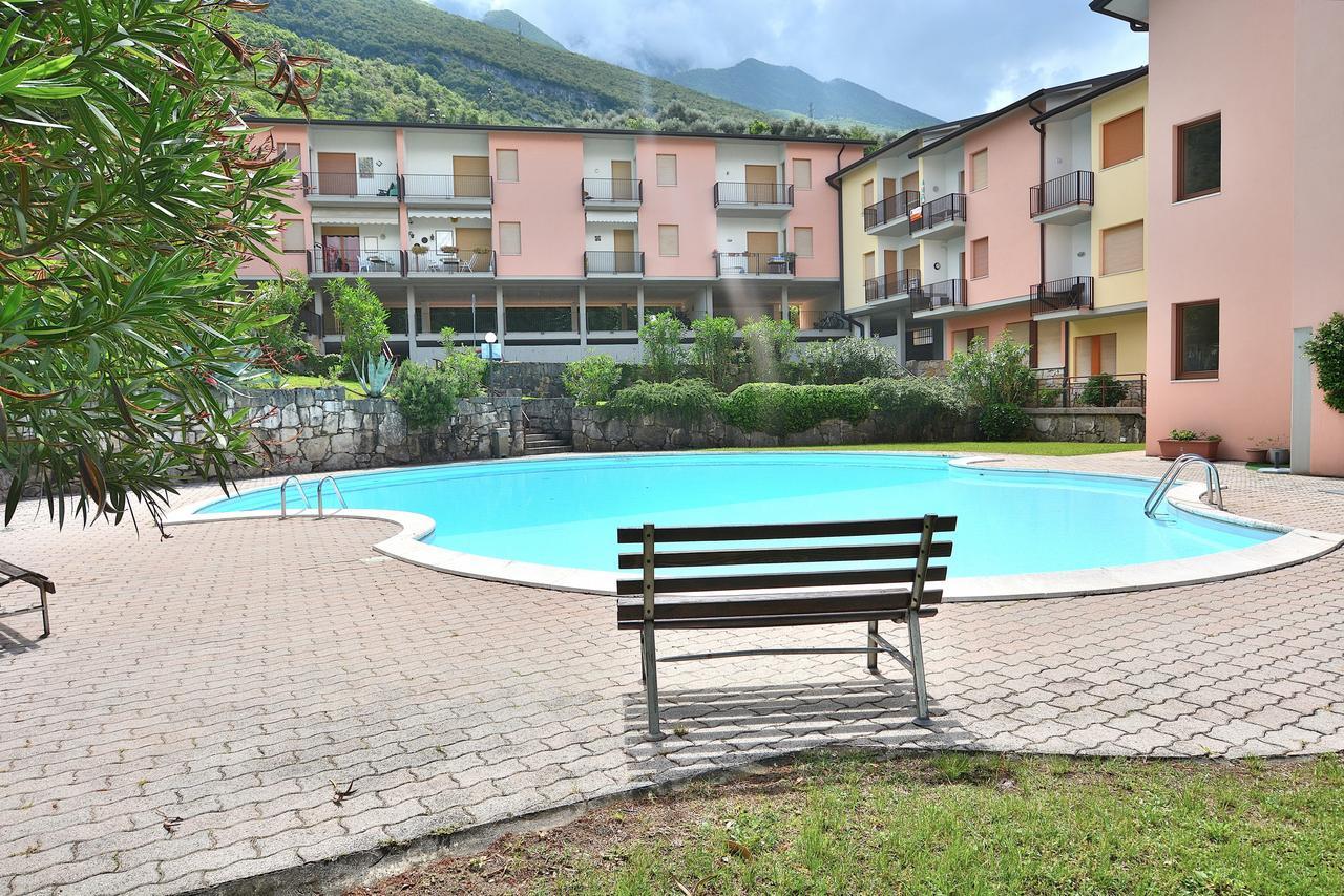 Residenza Candor With Pool Малчезине Екстериор снимка